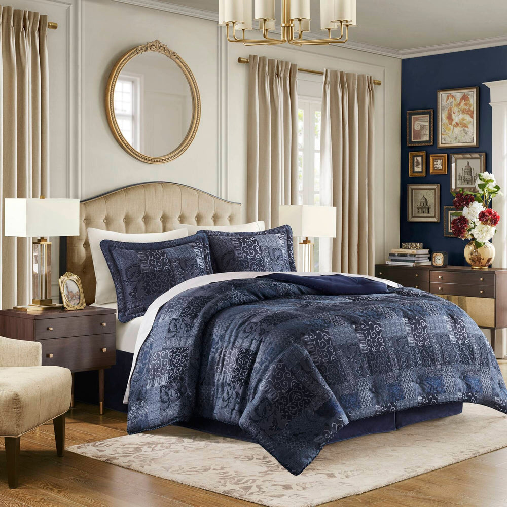 4 PCS King Comforter Set Navy Media 1
