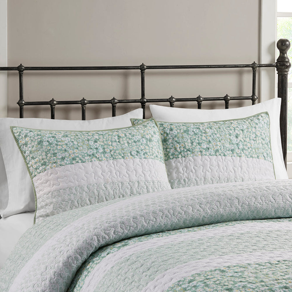 Full/Queen 4 Piece Seersucker Quilt Set with Throw Pillow Media 15