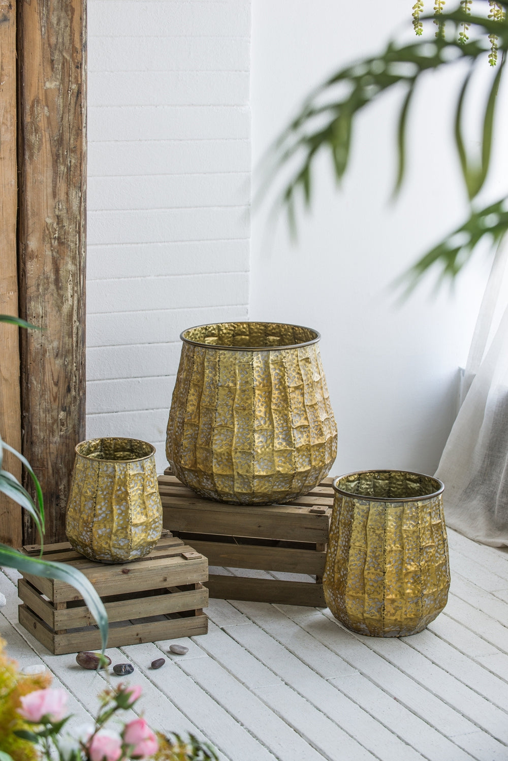 Set of 3 Metal Planter Distressed, L:12x12x14' M:9x9x11.5' S:6.3x6.3x8.7' Media 10