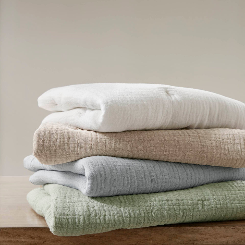 3-Piece King Cotton  Embroidered Quilt Set,White Media 22