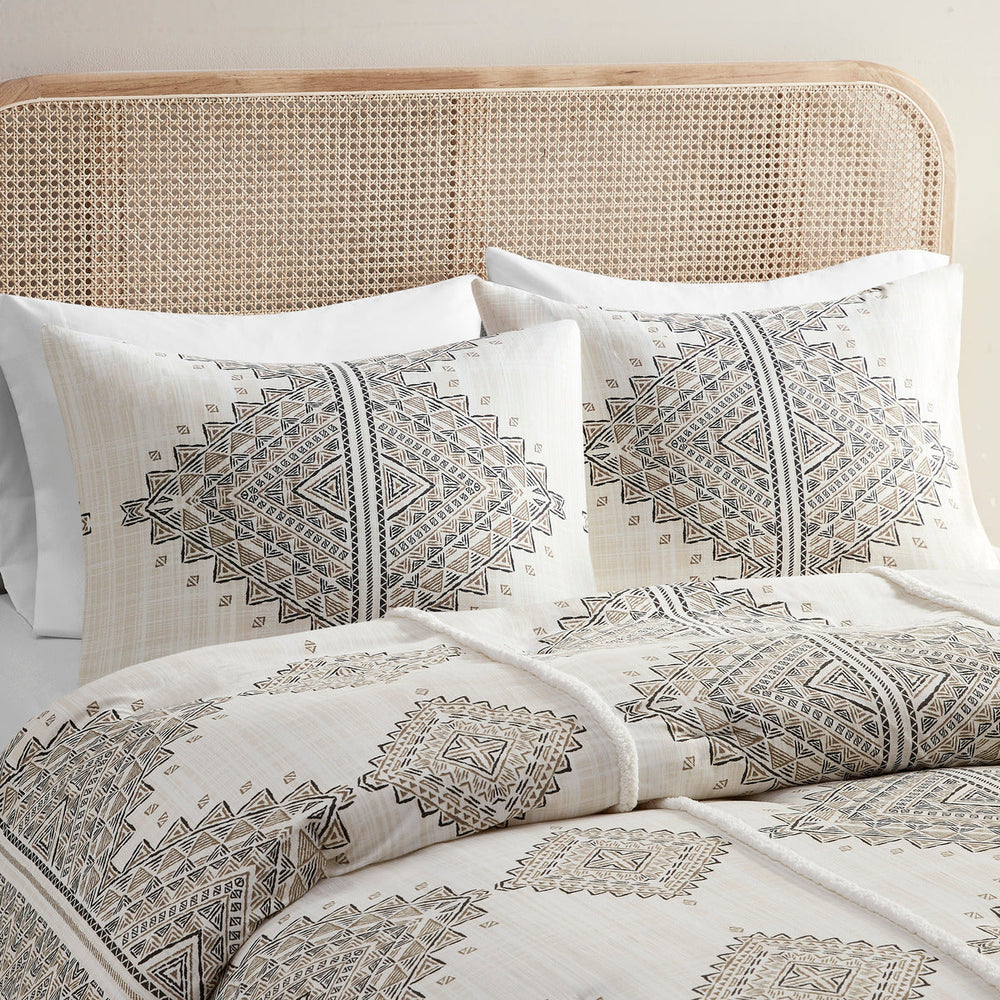 King/Cal King 4 Piece Printed Duvet Cover Set with Throw Pillow Media 2