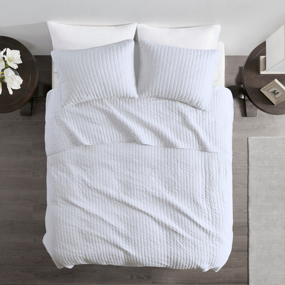 3 Piece Quilt Set White Full/Queen Media 3