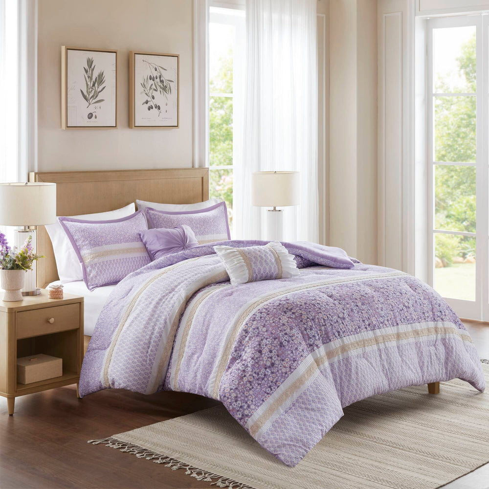 5 PCS King/Cal King Seersucker Comforter Set with Throw Pillows Media 1