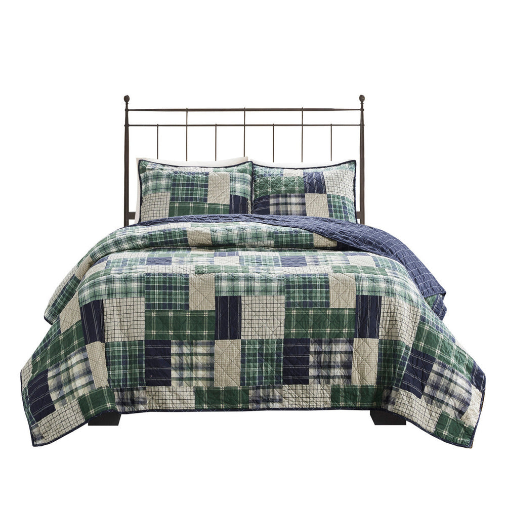 3 Piece Reversible Printed Quilt Set Green / Navy Full/Queen Media 6