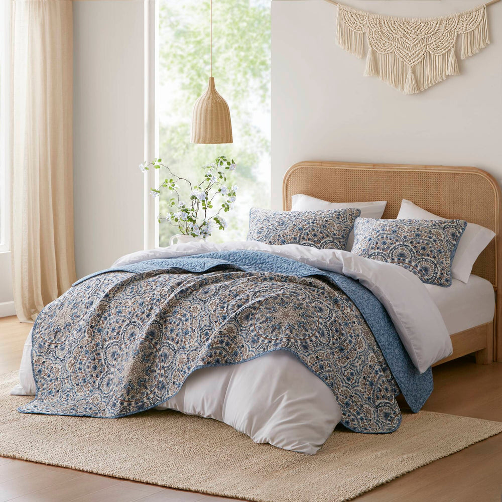 3-Piece King Boho Floral Reversible Quilt Media 26