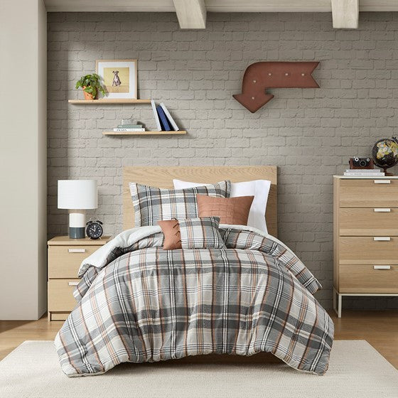 Twin/Twin XL Plaid Comforter Set Media 13