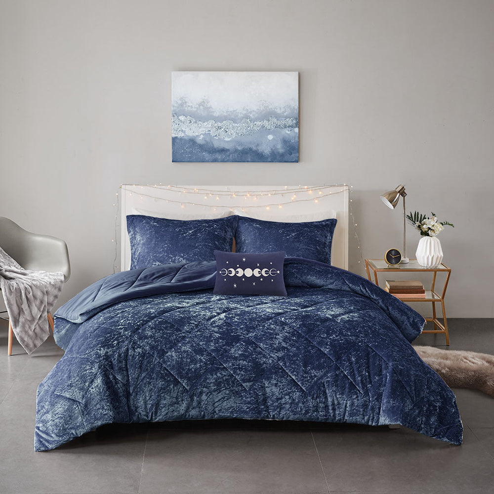 King/Cal King Velvet Comforter Set with Throw Pillow Media 10