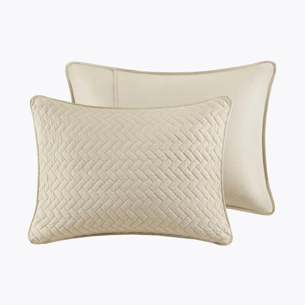 Queen 3 Piece Luxurious Oversized Quilt Set Media 6