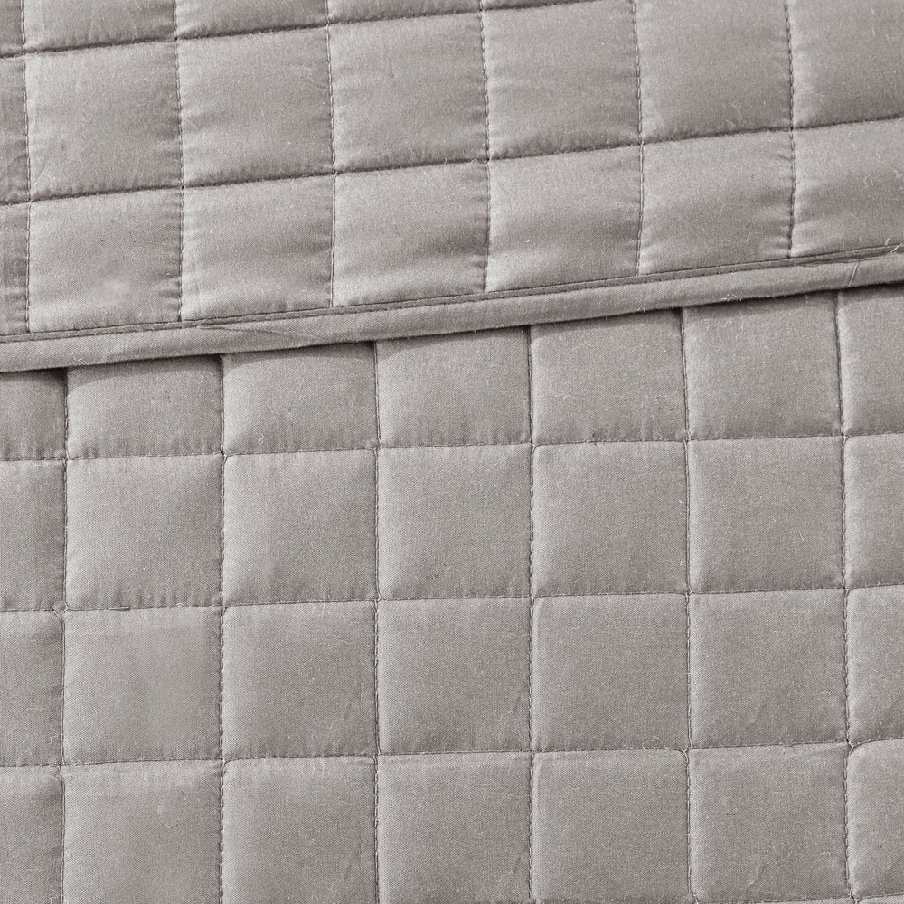 8 Piece Comforter and Quilt Set Collection Grey King/Cal King Media 8
