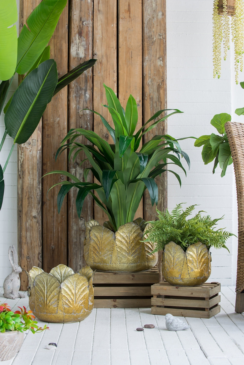 Set of 3 Metal Planter Distressed, L:17.7x17.7x11' M:15x15x10.2' S:11.5x11.5x10' Media 1
