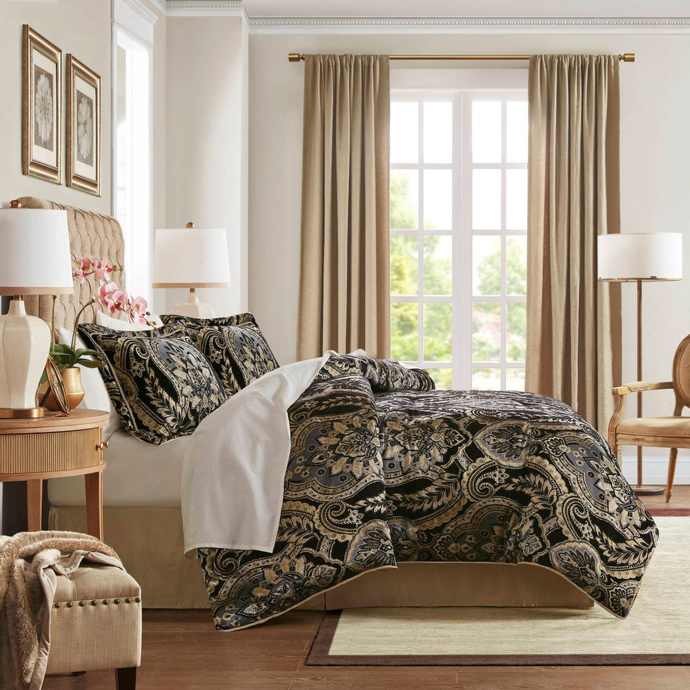 4 PCS Cal King Comforter Set Media 4