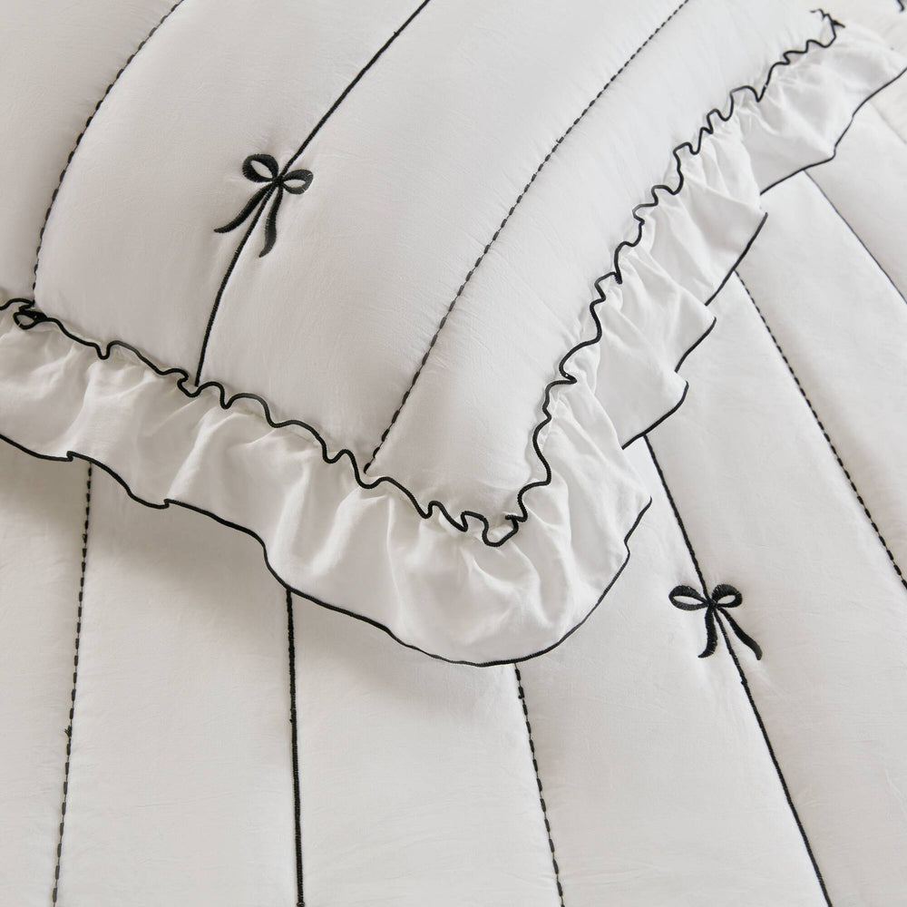 3- Piece Full/Queen Quilt Mini Set Media 8