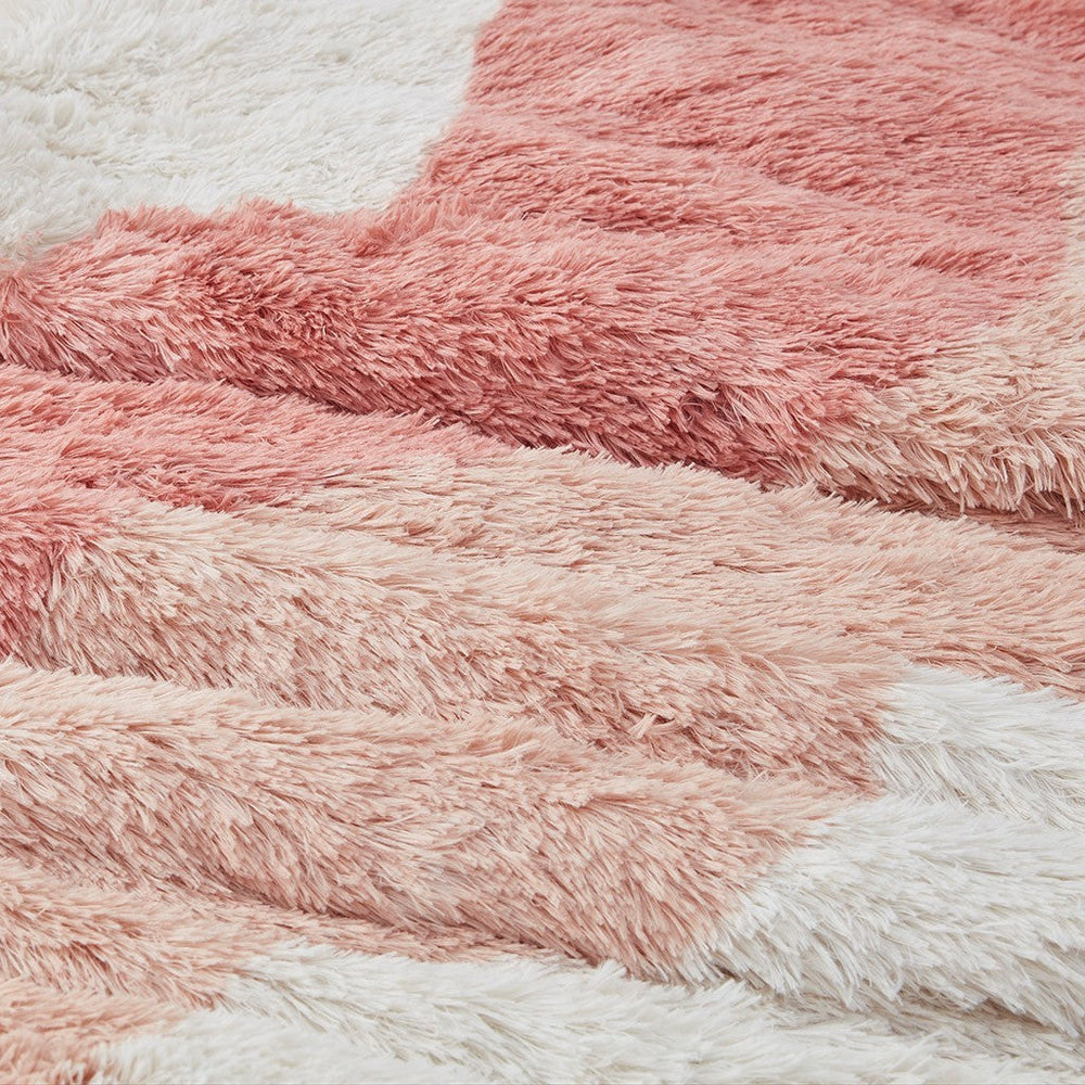Twin/Twin XL Ombre Shaggy Faux Fur Comforter Set Media 3