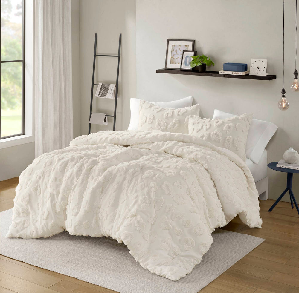 Animal Chenille Comforter Set King/Cal King Media 1