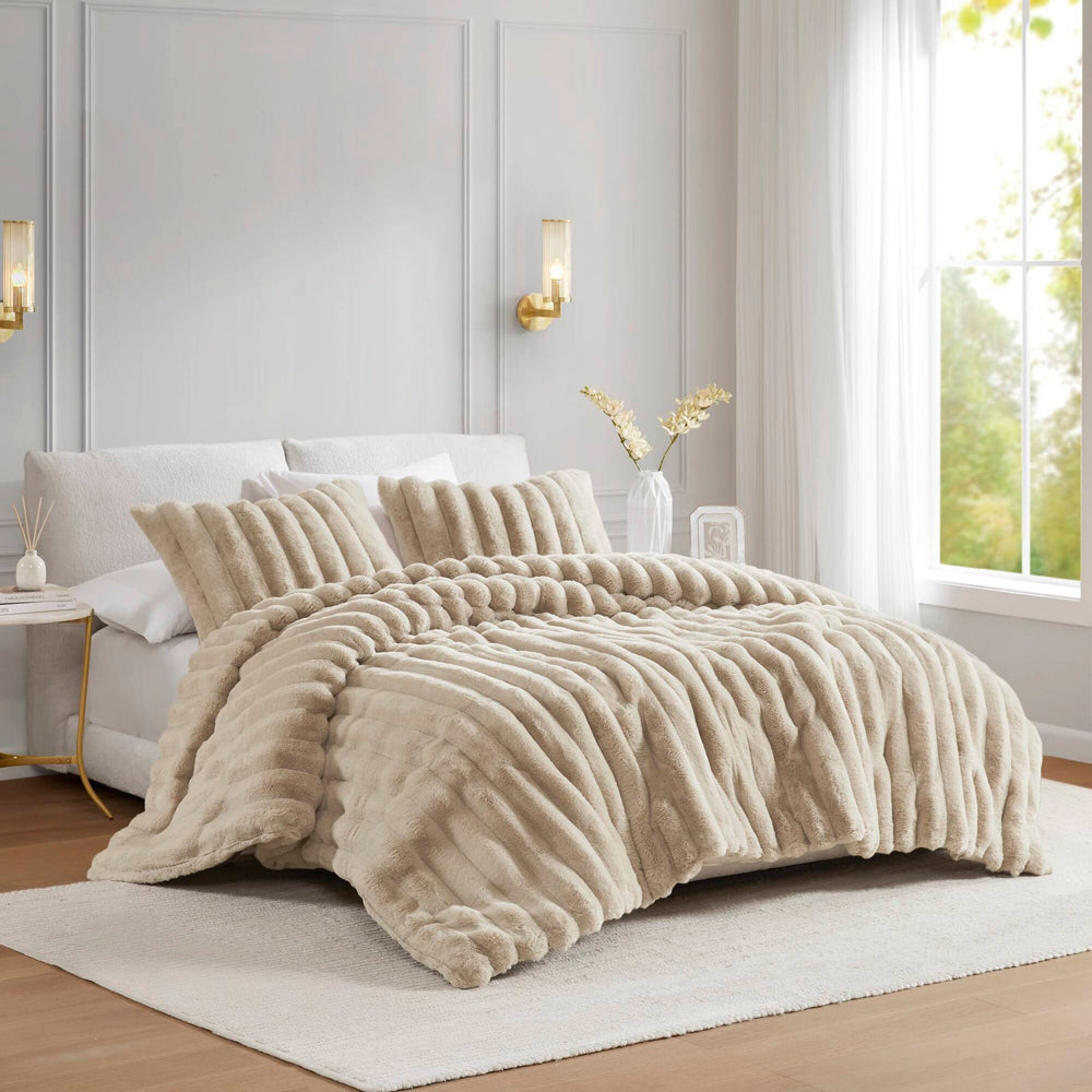 soft Faux Fur Ribbed Comforter Set Full/Queen Media 1