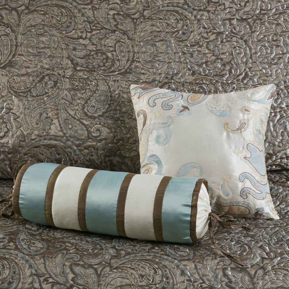 5 Piece Jacquard Bedspread Set with Throw Pillows Blue/Brown King Media 3