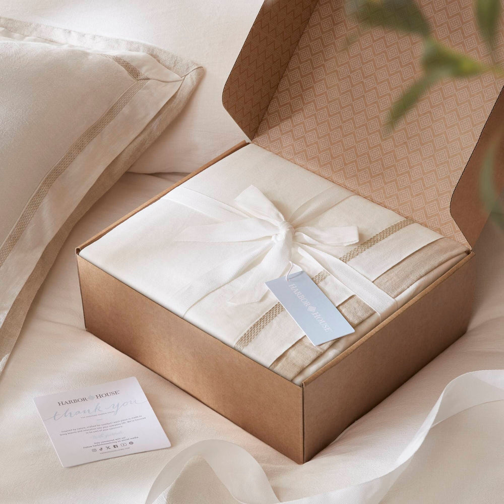 3 Pieces Full/Queen Duvet Cover Set,White+Beige Media 8