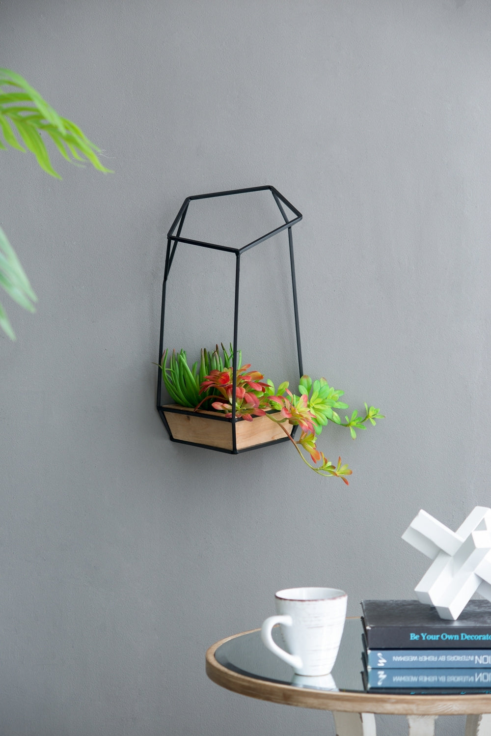 Set of 3 Felix Wall Planter, L:10x10x16.5'  M:8.5x8.5x15.5' S:7x7x13.5' Media 10