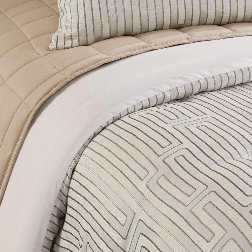 10 PCS King Luxury Jacquard Comforter Set Ivory Media 12