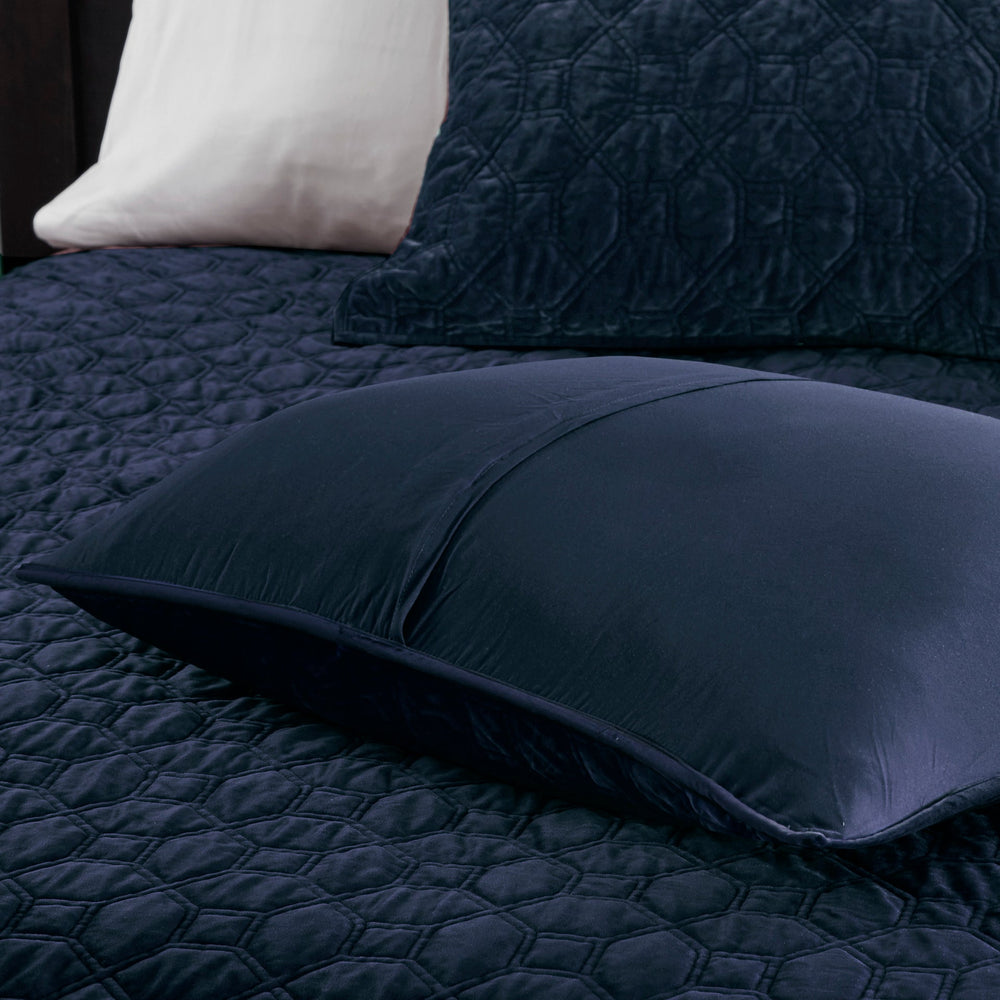 3 Piece Velvet Quilt Set Navy Full/Queen Media 4