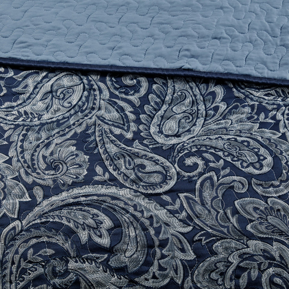 5 Piece Jacquard Bedspread Set with Throw Pillows Navy King Media 6
