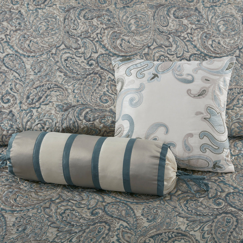5 Piece Jacquard Bedspread Set with Throw Pillows Teal King Media 3