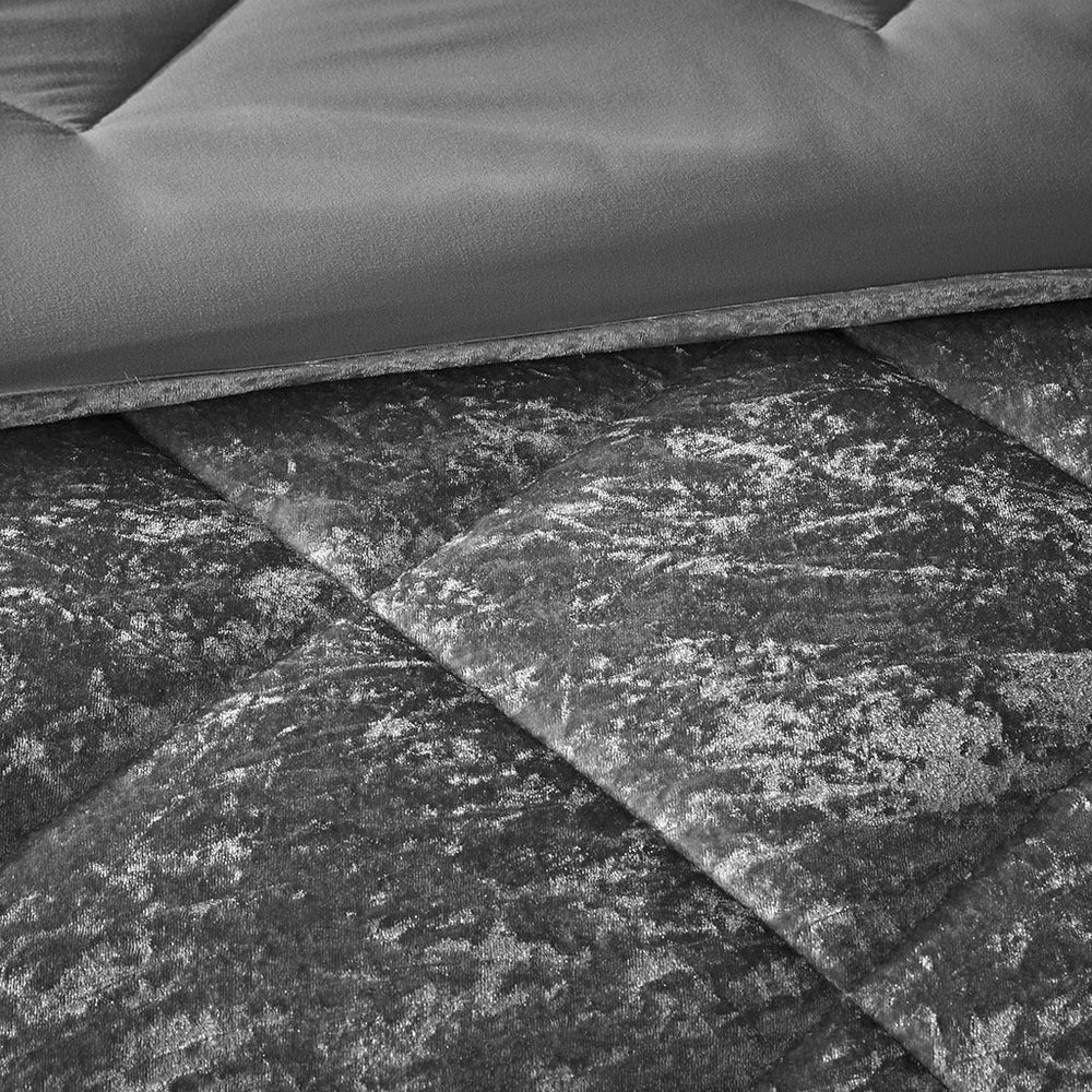 Full/Queen Velvet Comforter Set with Throw Pillow Media 5