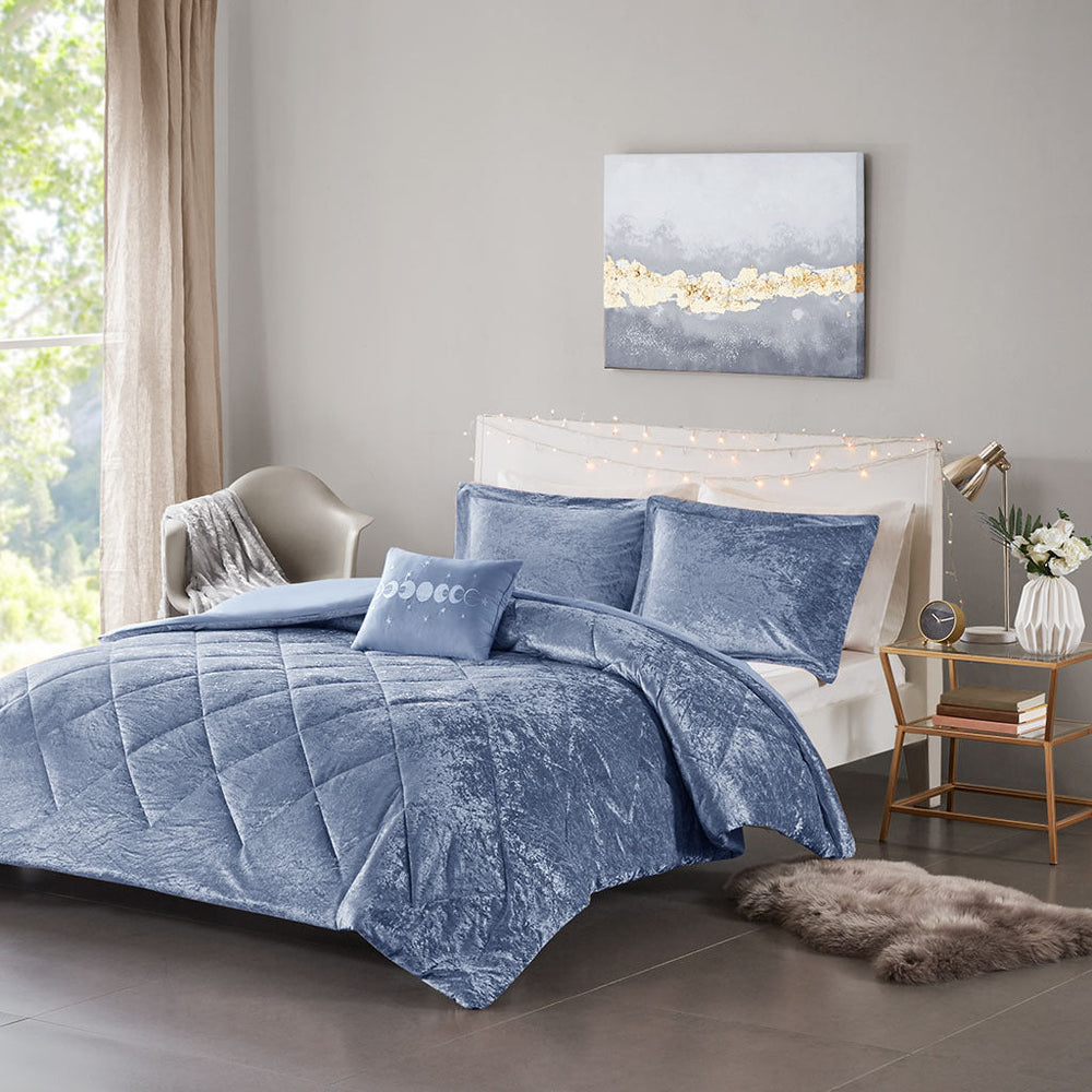 King/Cal King Velvet Duvet Cover Set with Throw Pillow Media 1