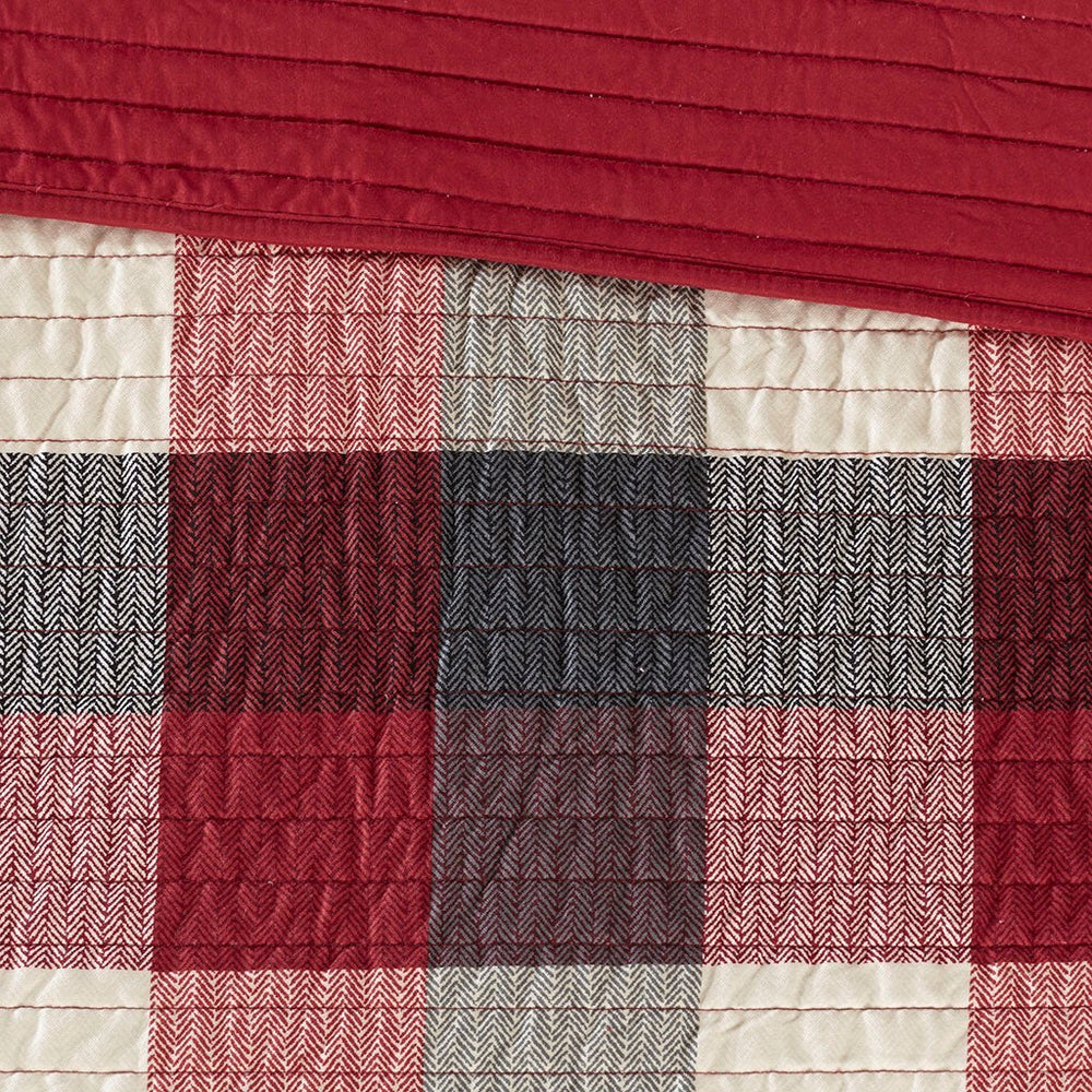 6 Piece Printed Herringbone Quilt Set with Throw Pillows Red King/Cal King Media 3
