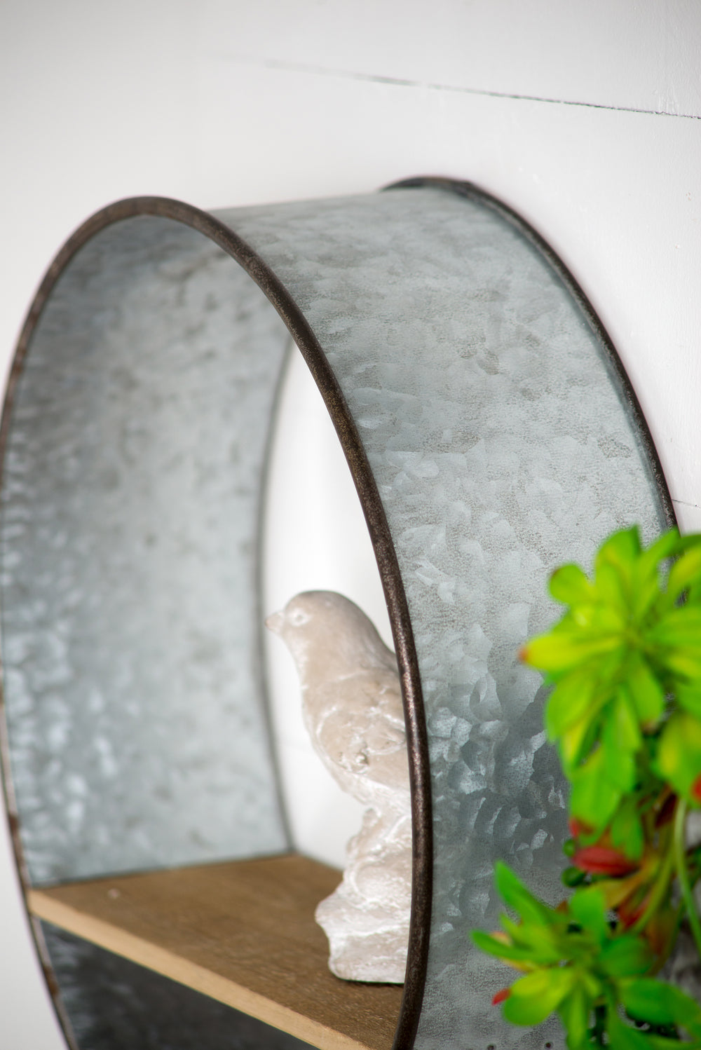 Farmhouse Round Metal Wall Planter, 5 Piece Media 6