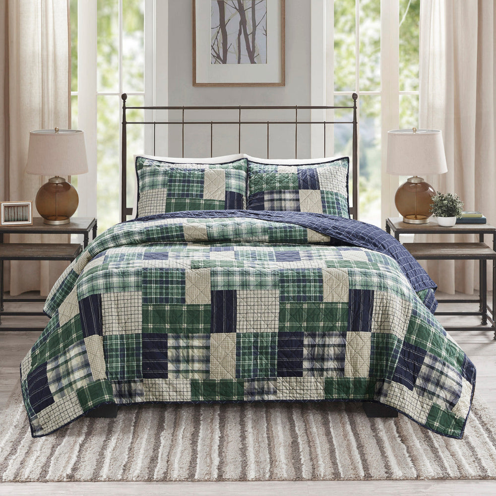 3 Piece Reversible Printed Quilt Set Green / Navy King/Cal King Media 7