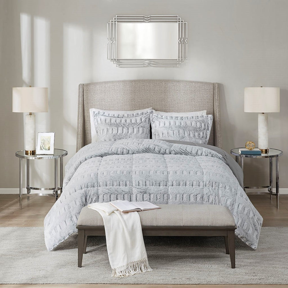 Full/Queen Back Print Long Fur Comforter Mini Set Media 3