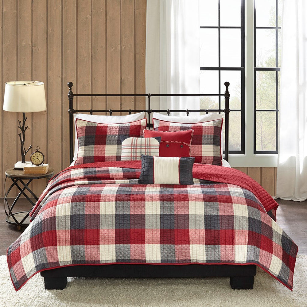 6 Piece Printed Herringbone Quilt Set with Throw Pillows Red Full/Queen Media 1