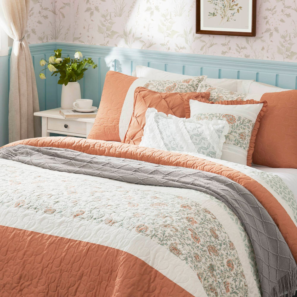 6 Piece Cotton Percale Quilt Set with Throw Pillows Coral King/Cal King Media 5