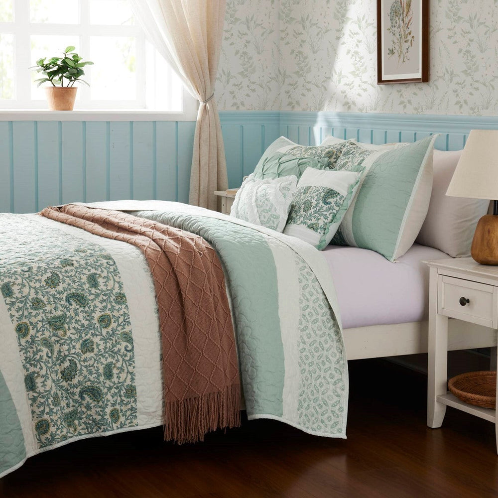 6 Piece Cotton Percale Quilt Set with Throw Pillows Aqua King/Cal King Media 2