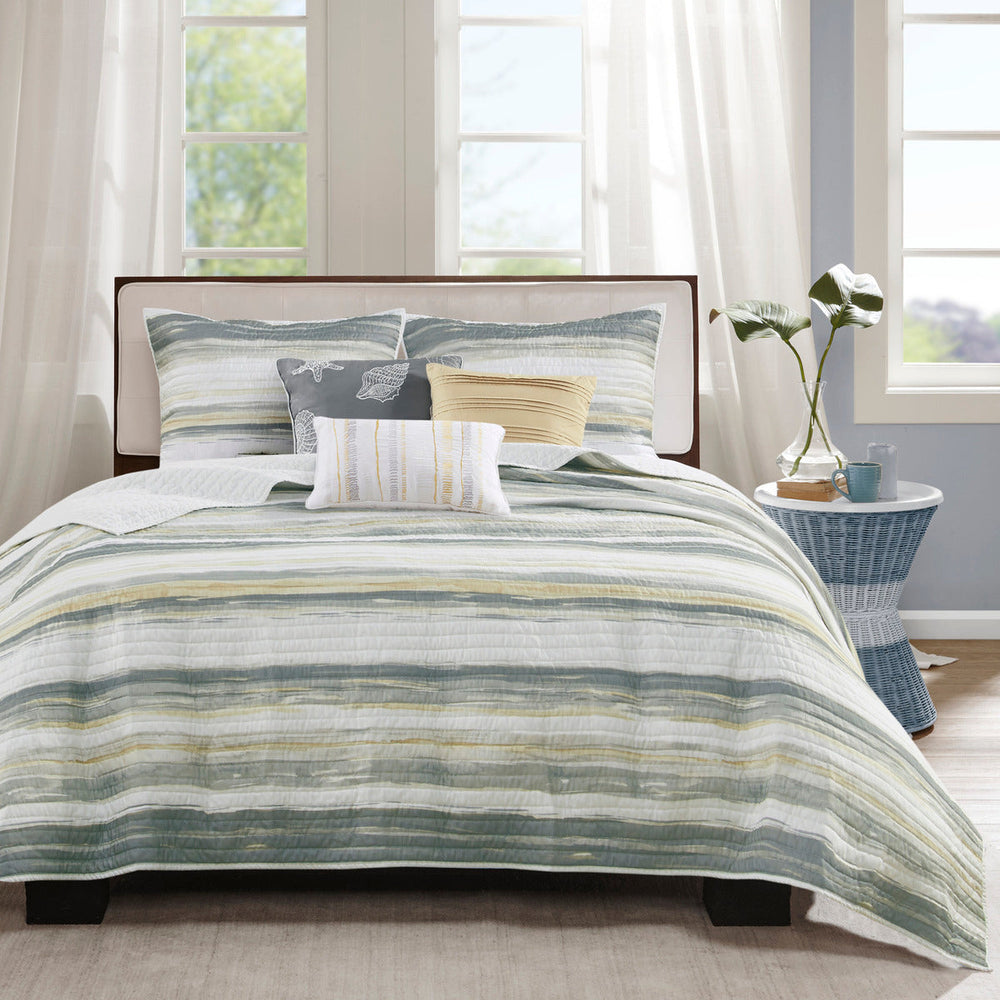 6 Piece Printed Quilt Set with Throw Pillows Yellow King/Cal King Media 10