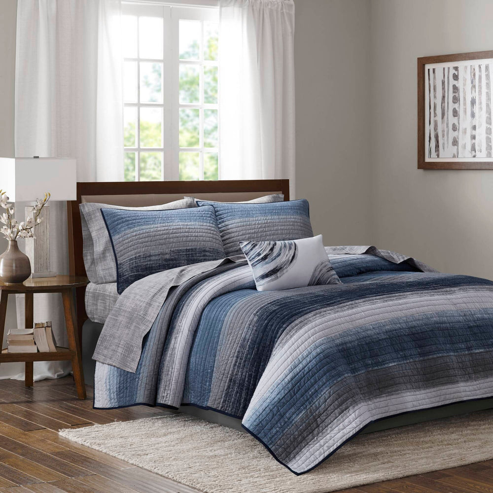 8-Piece Cal King 8 Piece Quilt Set with Cotton Bed Sheets,Navy Media 8