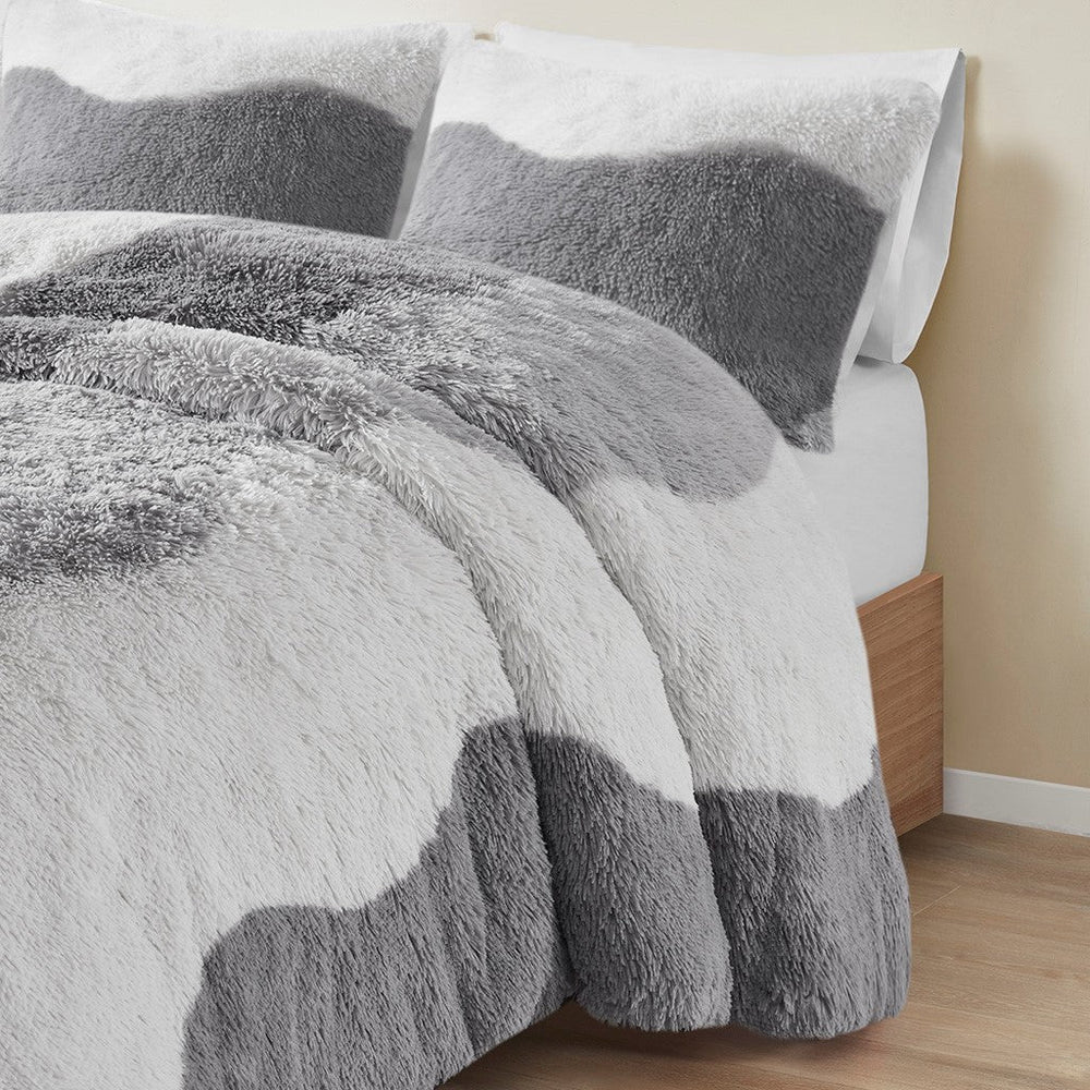 Twin/Twin XL Ombre Shaggy Faux Fur Comforter Set Media 8