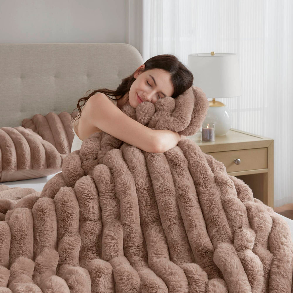 3 Pieces King Ultrasoft Faux Fur Ribbed Comforter Set,Mocha Media 20