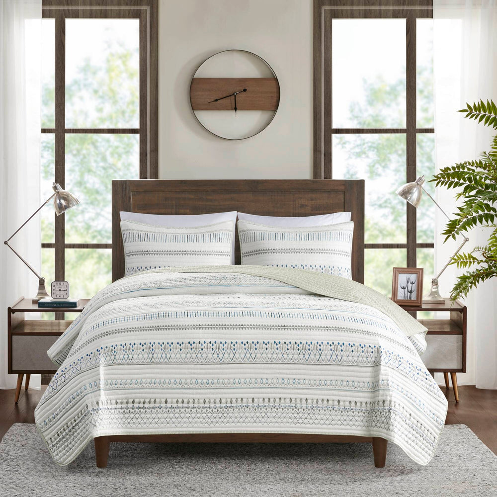 3 Piece   Seersucker Quilt Set Taupe/Blue King/Cal King Media 4