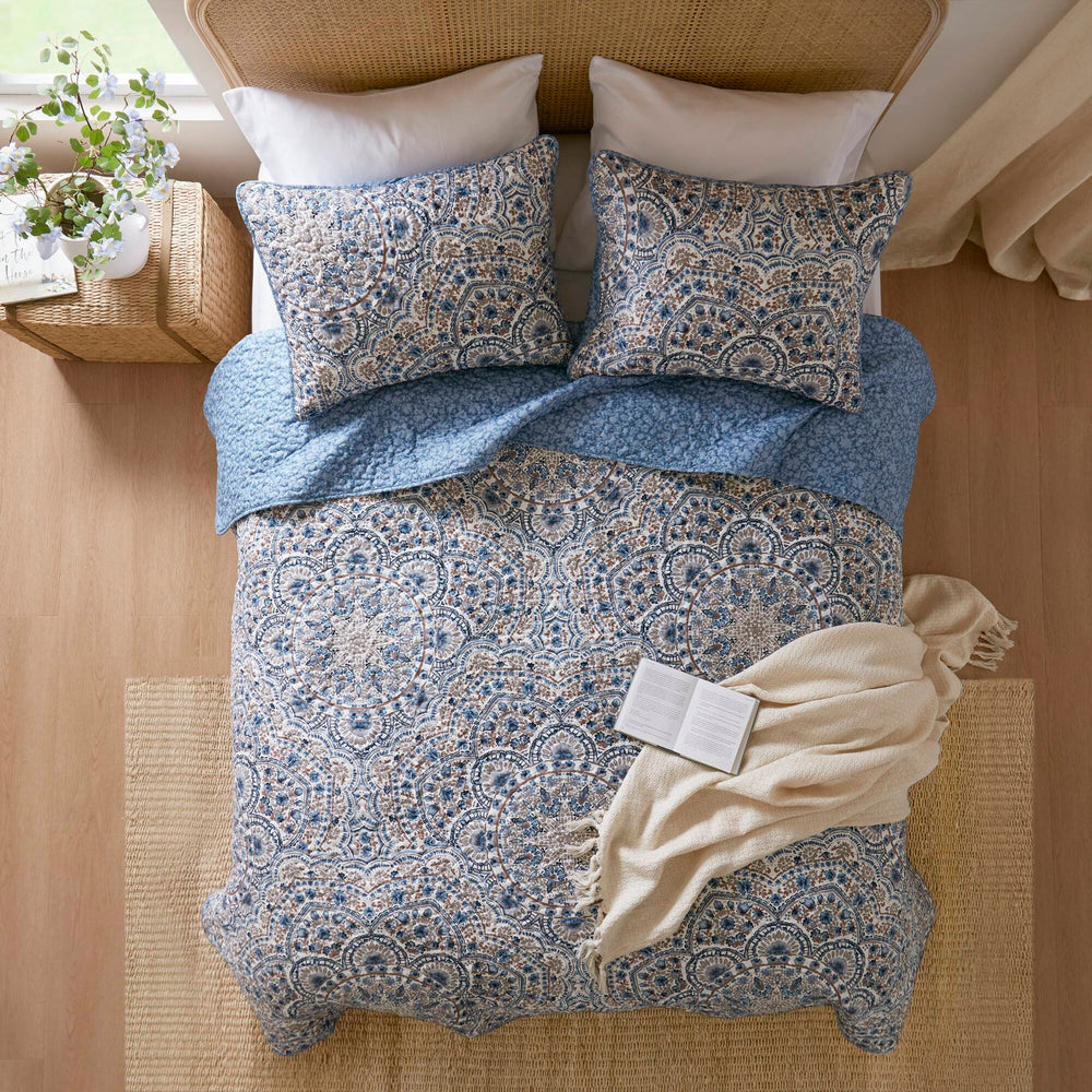 3-Piece Full/Queen Boho Floral Reversible Quilt Media 27
