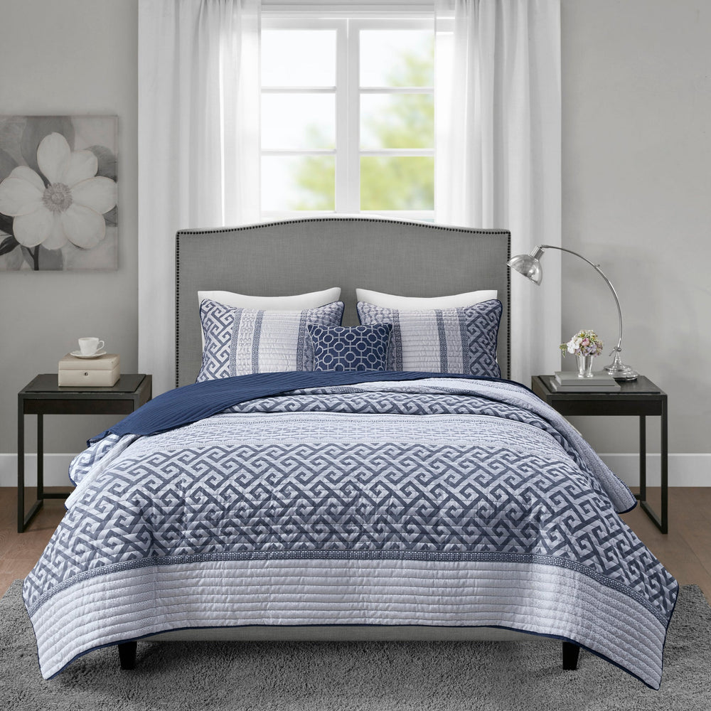 4 Piece Jacquard Quilt Set with Throw Pillow Navy King/Cal King Media 9